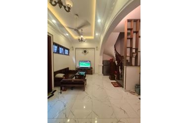 Bán nhà gần BigC Long Biên, gần phố, nhà đẹp.